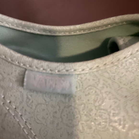 Vans - Picture 4 of 5